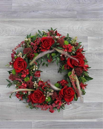 Picture of Mixed Wreath - Red £80