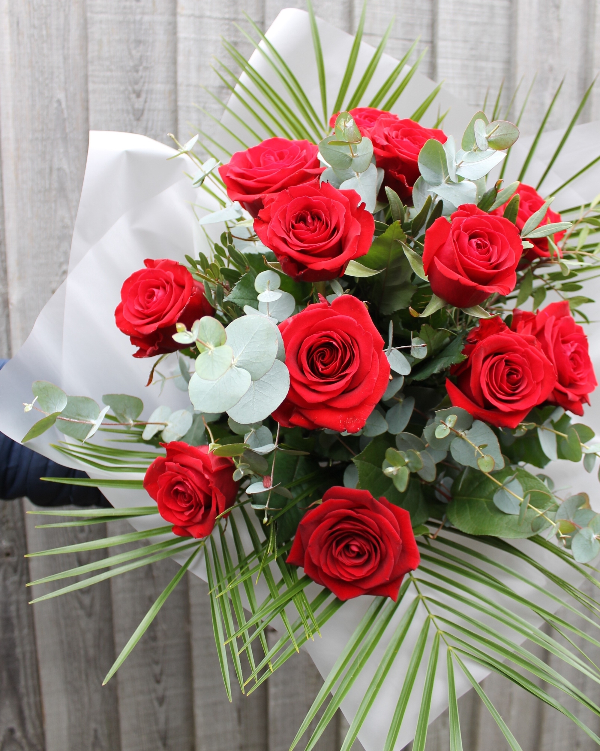 Splendid Red Roses Bouquet