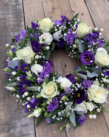 Picture of Mixed Wreath - Purple and White £75