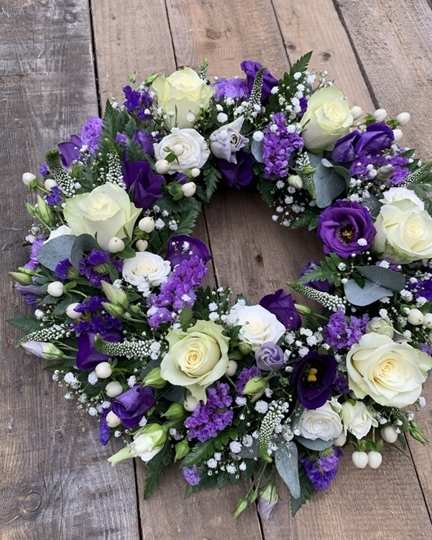 Picture of Mixed Wreath - Purple and White