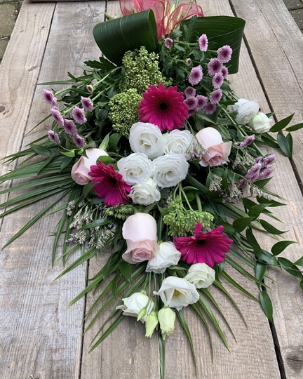 Picture of Pink & White Mixed Sheaf £55