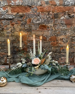 Picture of Yuletide Pink Vase Arrangement 