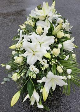 Picture of Classic Ivory Casket Spray 