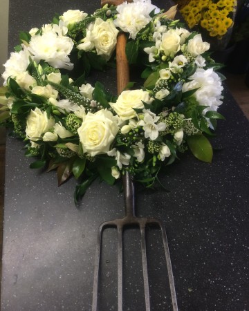 Garden Fork With Wreath 