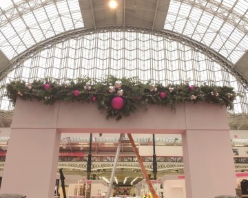 Large Garland At Spirit Of Christmas - Olympia London 