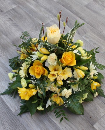 Posy Display - Yellow - Lemon - Gold 