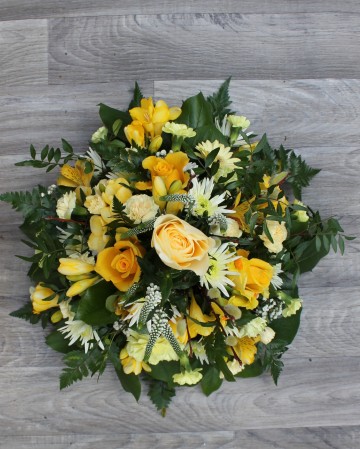 Posy Display - Yellow - Lemon - Gold 