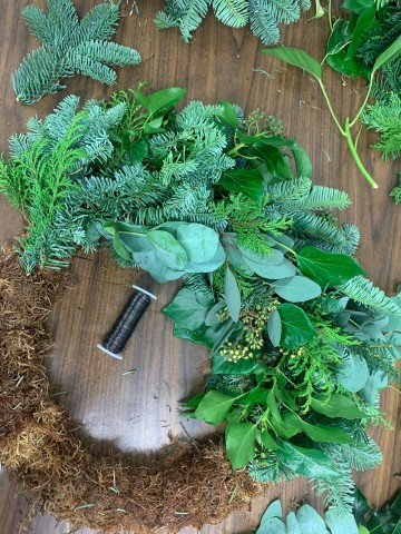 Making your wreath....