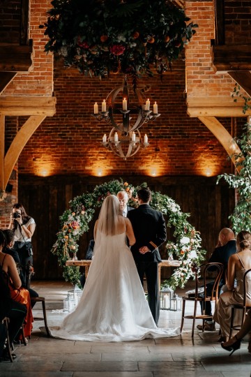 autumnal wedding at shustoke farm barns - burnt orange dahlias - quicksand roses - orange and nude colour theme wedding - coleshill wedding florist - moongate flowers - cake flowers - bridal and bridesmaids wedding flowers