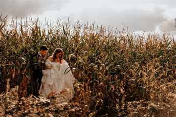autumnal wedding at shustoke farm barns - burnt orange dahlias - quicksand roses - orange and nude colour theme wedding - coleshill wedding florist - moongate flowers - cake flowers - bridal and bridesmaids wedding flowers