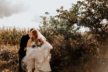 autumnal wedding at shustoke farm barns - burnt orange dahlias - quicksand roses - orange and nude colour theme wedding - coleshill wedding florist - moongate flowers - cake flowers - bridal and bridesmaids wedding flowers
