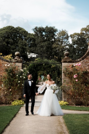 wedding at Thorpe Garden -ivory and white flowers featuring Avalanche Roses, Gypsophilia, Ammi Marjus, Lisianthus and Eucalyptus 