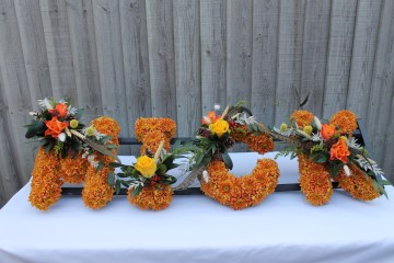 Personalised name floral tribute 